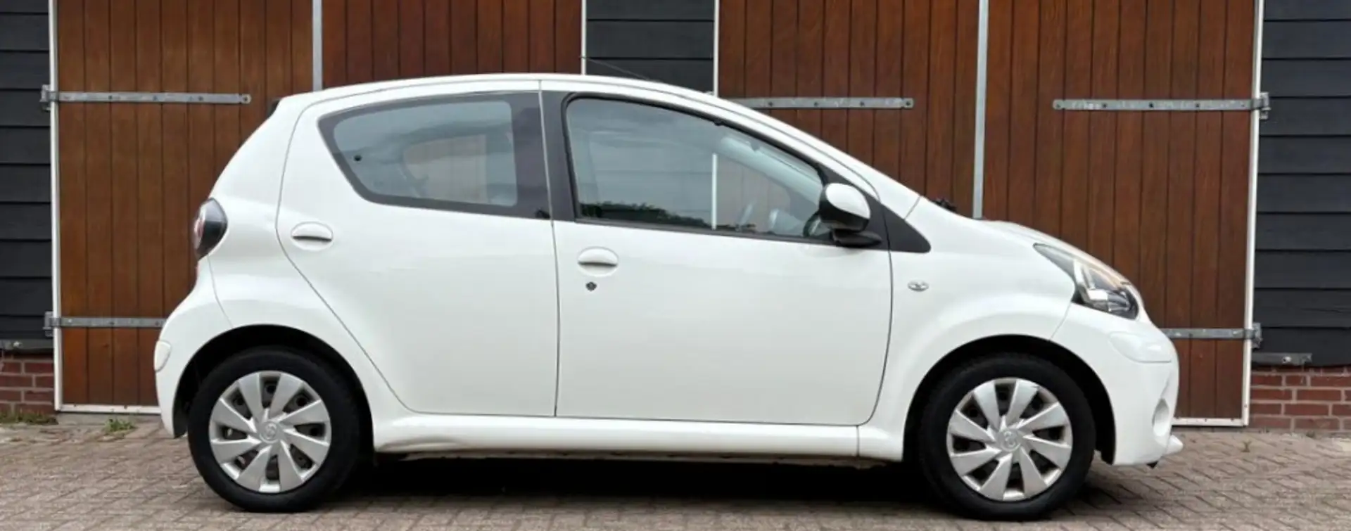 Toyota Aygo 1.0 VVT-i Comfort, Nieuwe koppeling, Airco, 5 Deur Wit - 2