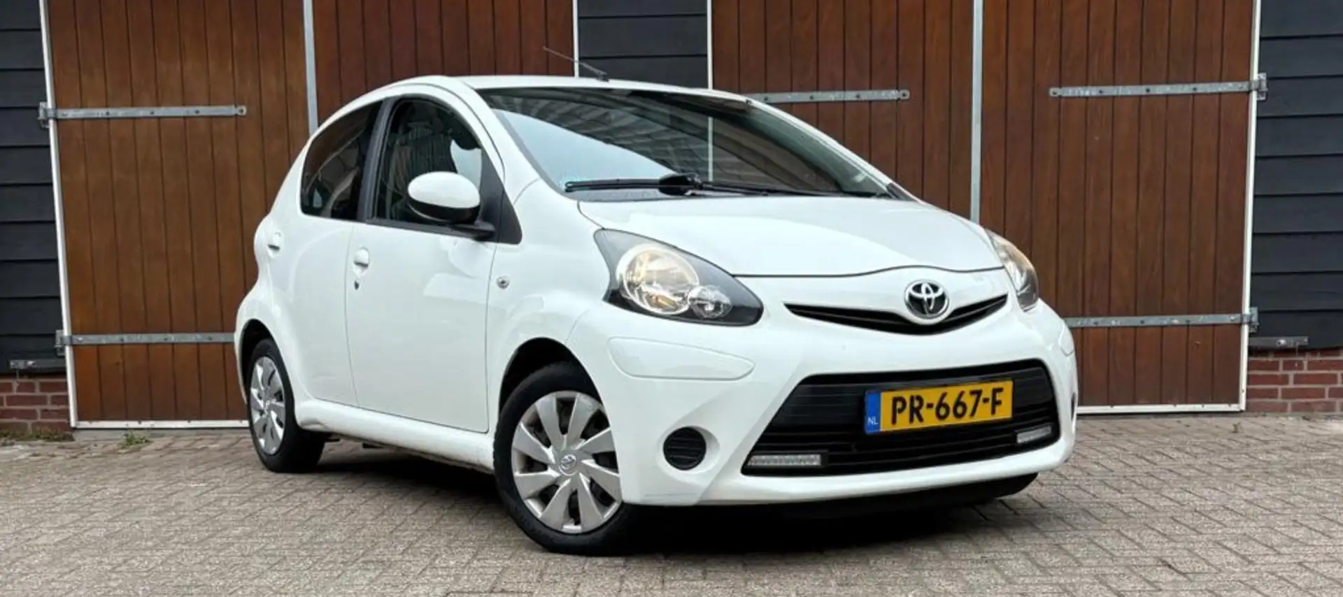 Toyota Aygo 1.0 VVT-i Comfort, Nieuwe koppeling, Airco, 5 Deur Wit - 1