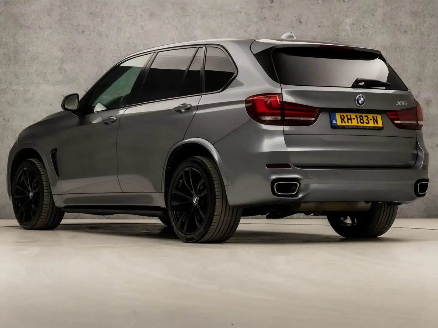 BMW X5 xDrive25d M Sport High Executive 232Pk Automaat (G Szary - 2