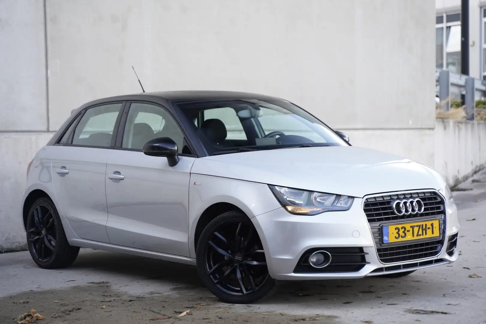 Audi A1 Sportback 1.2 TFSI Pro Line, Cruise Control, NAP Gris - 2