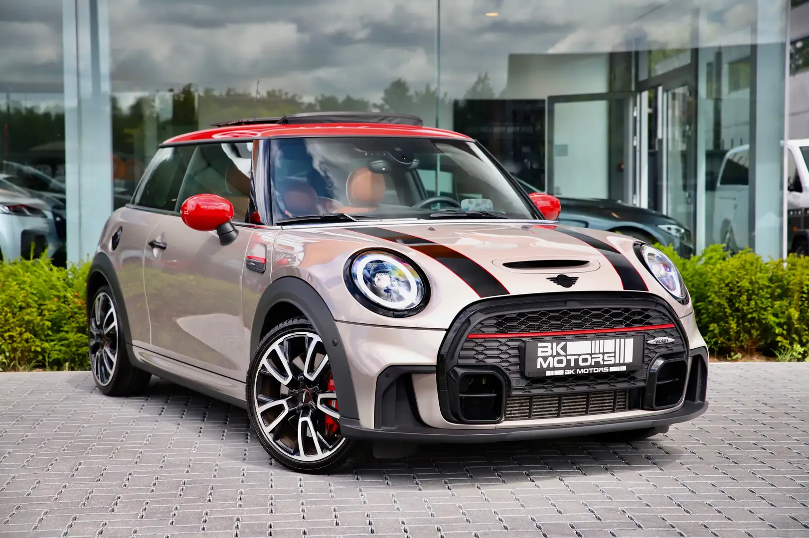 MINI John Cooper Works 2.0 DCT /FACELIFT/PANO/HEADUP/CARPLAY/LED/CAMERA Zilver - 1