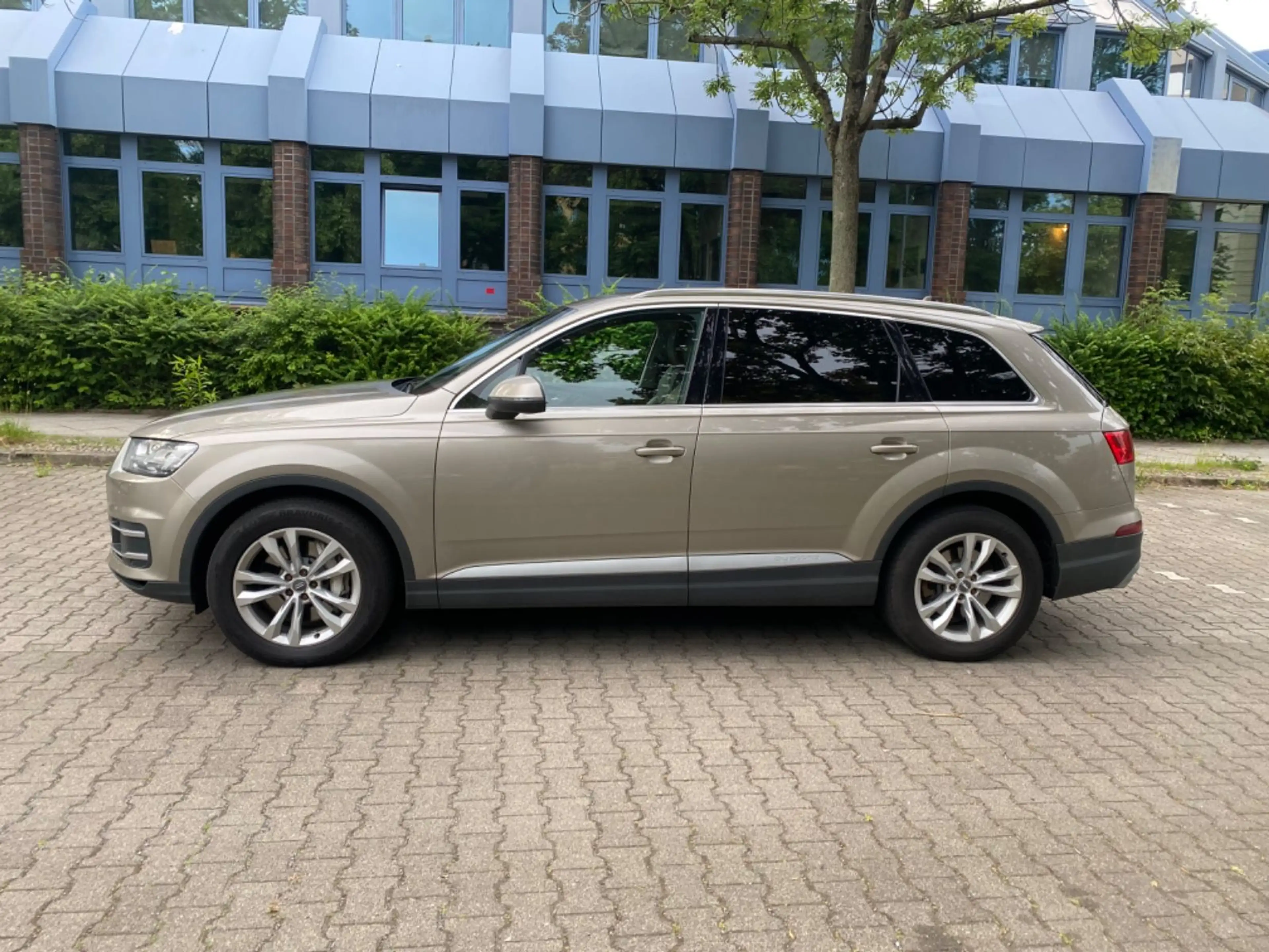 Audi Q7 3.0TDI 7Sitze VOLLAUSSTATTUNG — photo 2