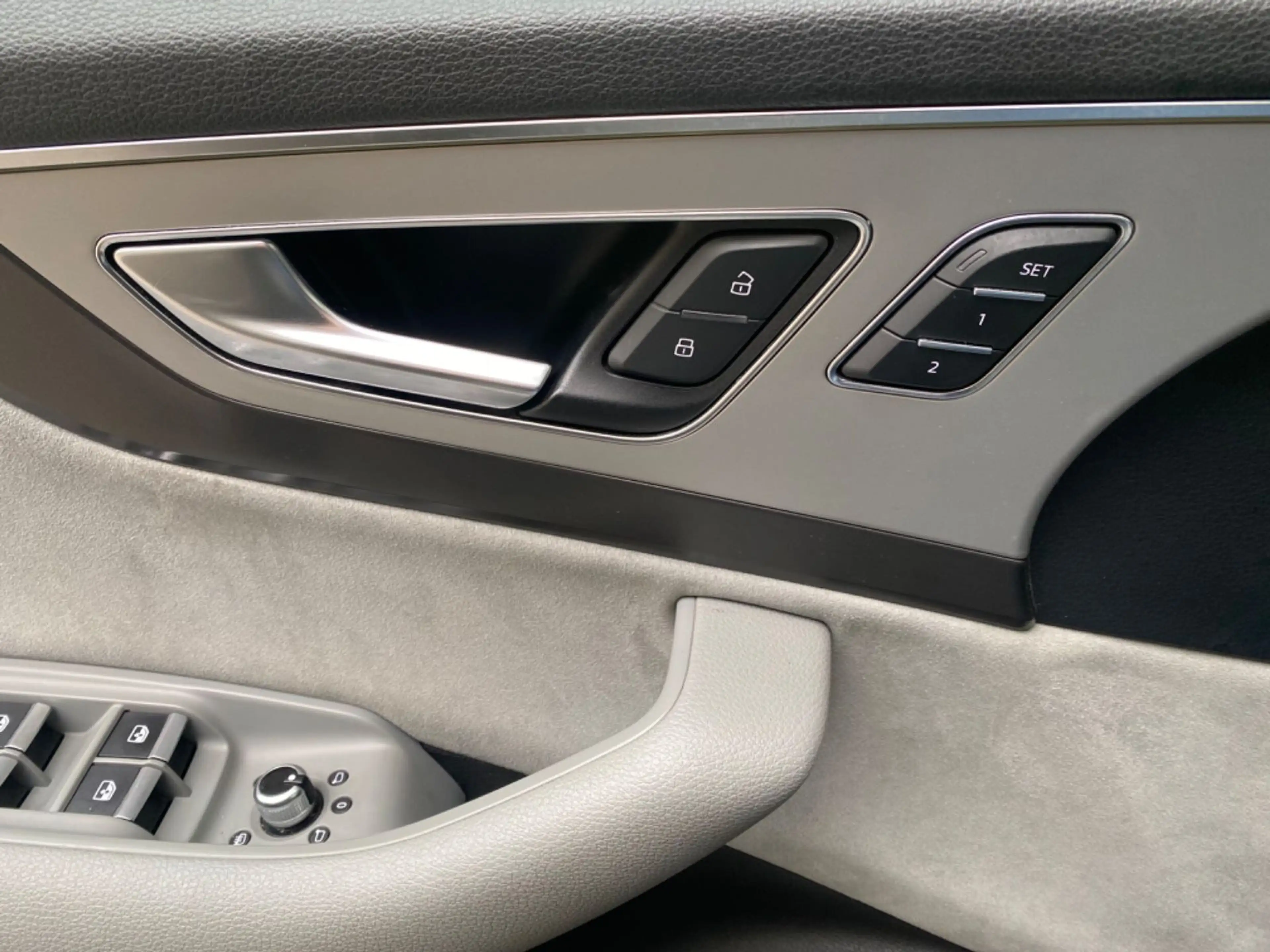 Audi Q7 3.0TDI 7Sitze VOLLAUSSTATTUNG — photo 12