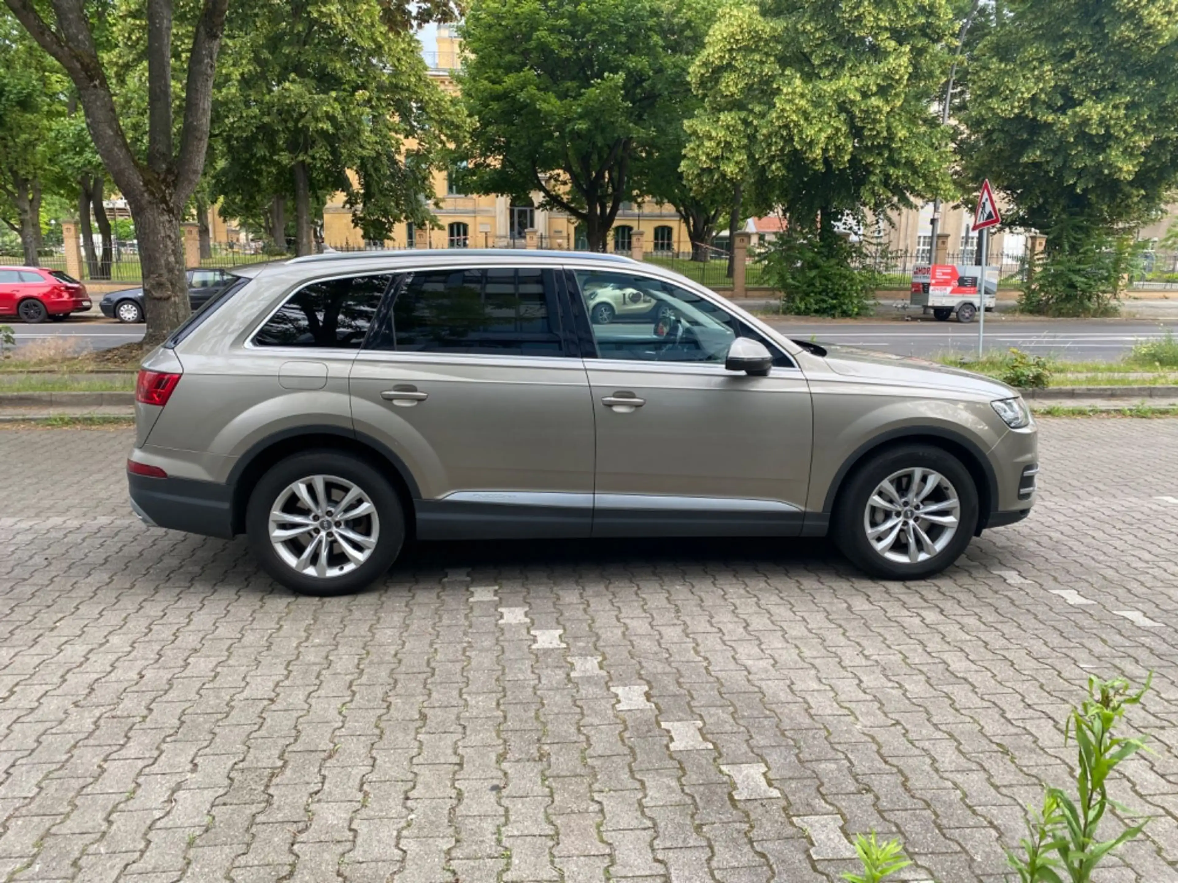 Audi Q7 3.0TDI 7Sitze VOLLAUSSTATTUNG — photo 6