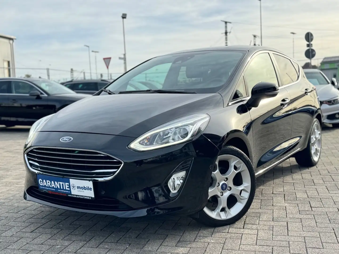 Ford Fiesta Titanium Automatik *Kamera*Navi*1.Hand* Schwarz - 1