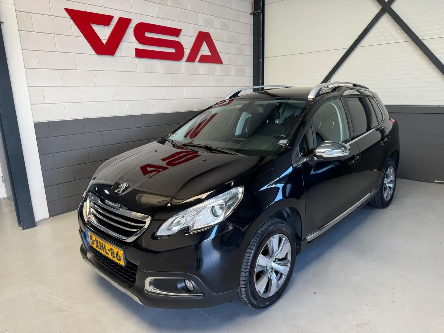 Peugeot 2008 1.2 VTi Allure, full-opties, Panorama,Trekhaak,Cru Nero - 1