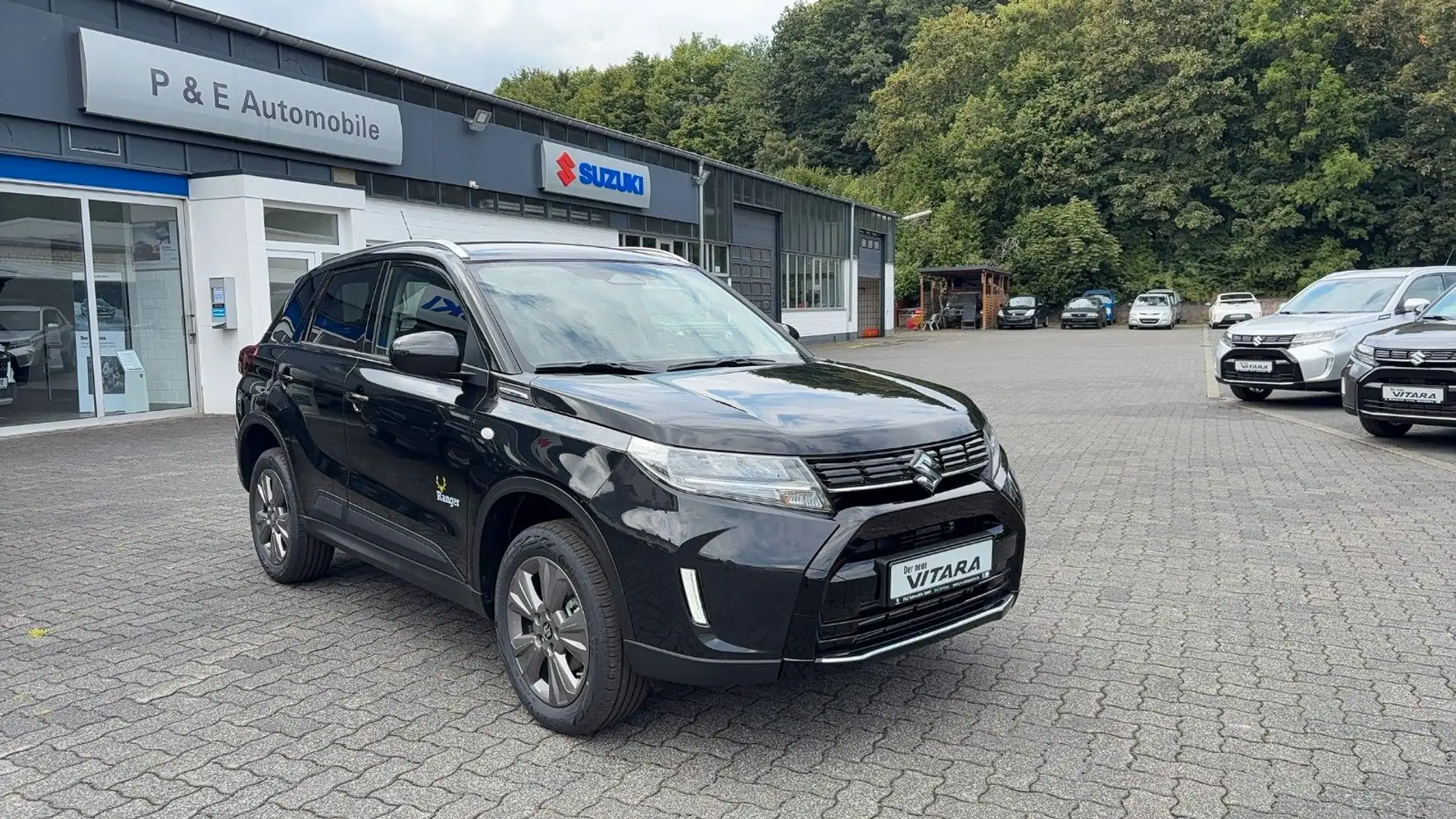 Suzuki Vitara 1,4 Comfort 4x4 Hybrid*Ranger-Paket*AHK Schwarz - 1