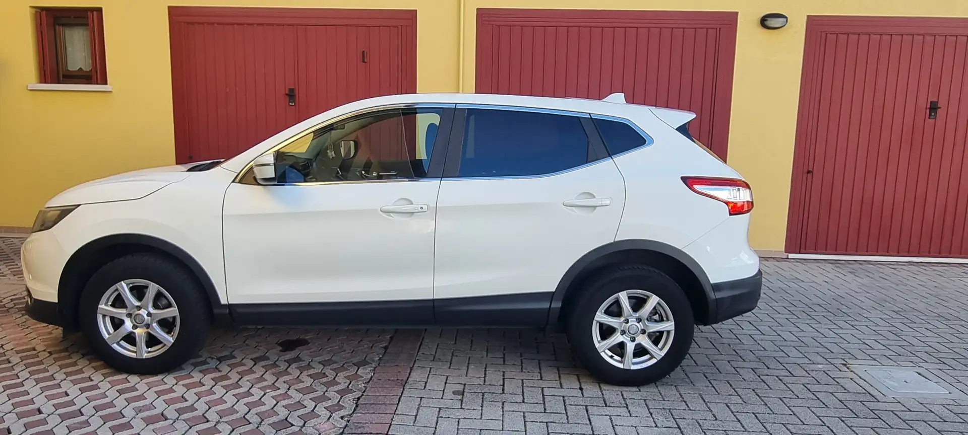 Nissan Qashqai Qashqai 1.5 dci Tekna 110cv Bianco - 1