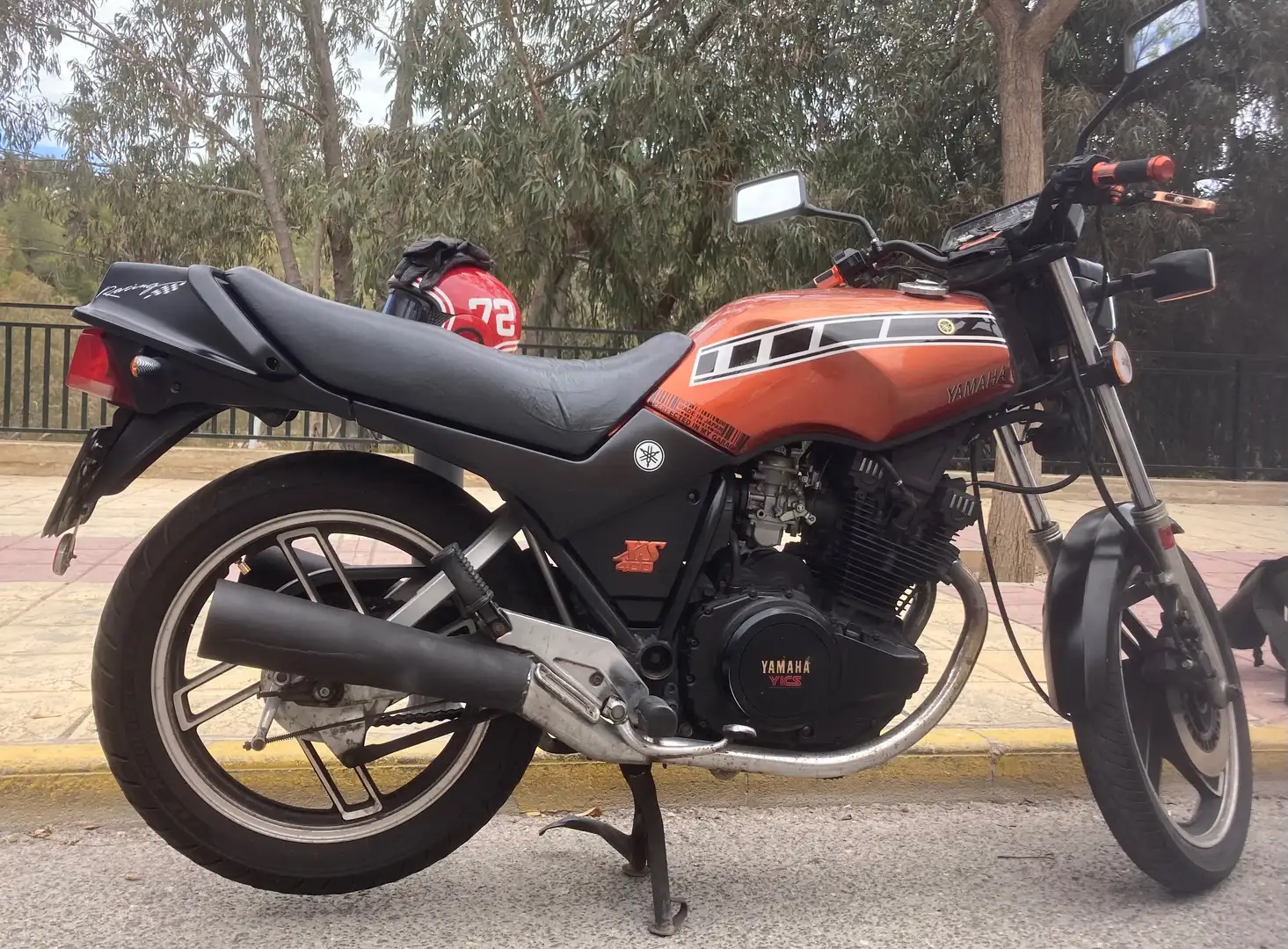 Yamaha XS 400 12 E Oranje - 1