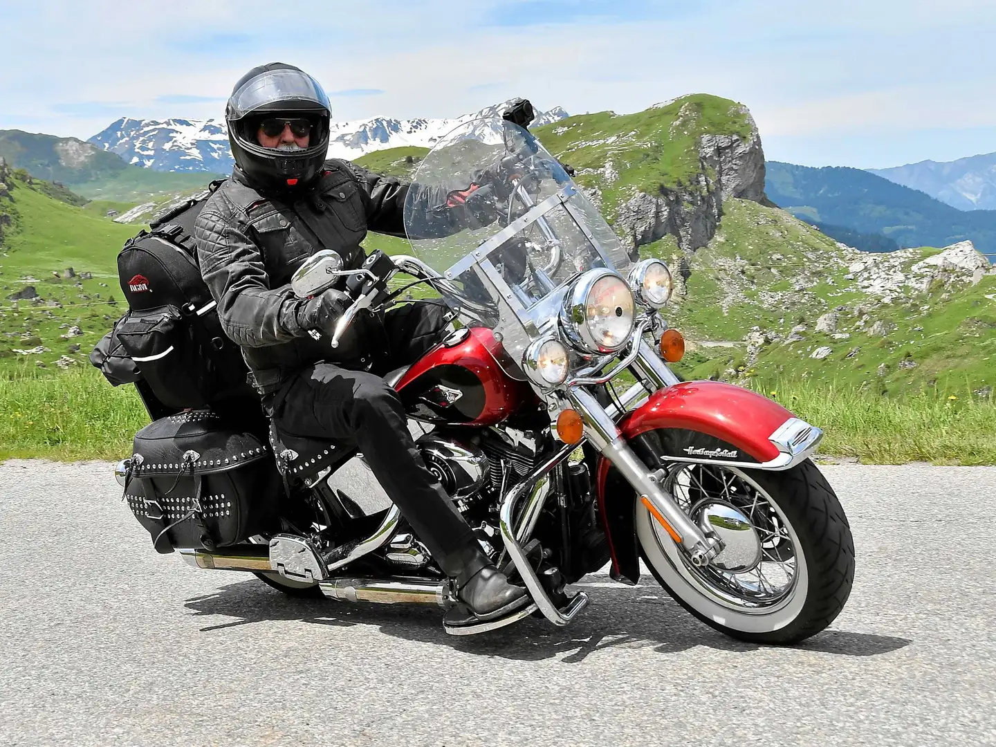 Harley-Davidson Softail Heritage Classic Rojo - 2