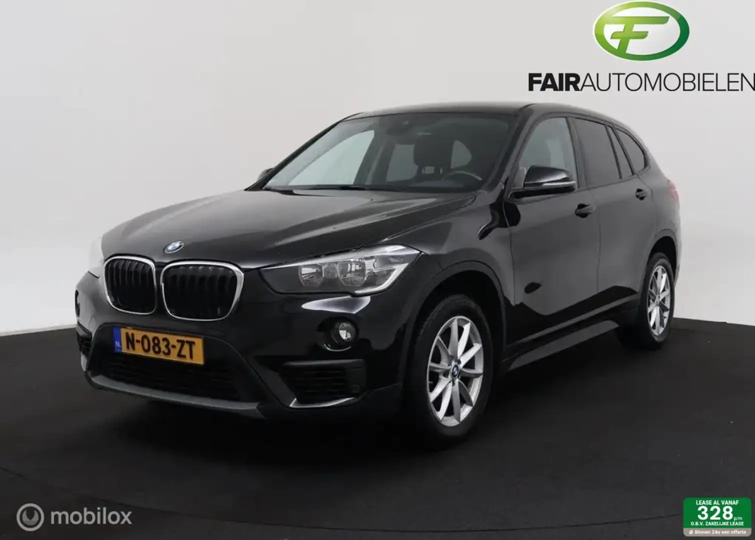 BMW X1 sDrive18i Executive Zwart - 1