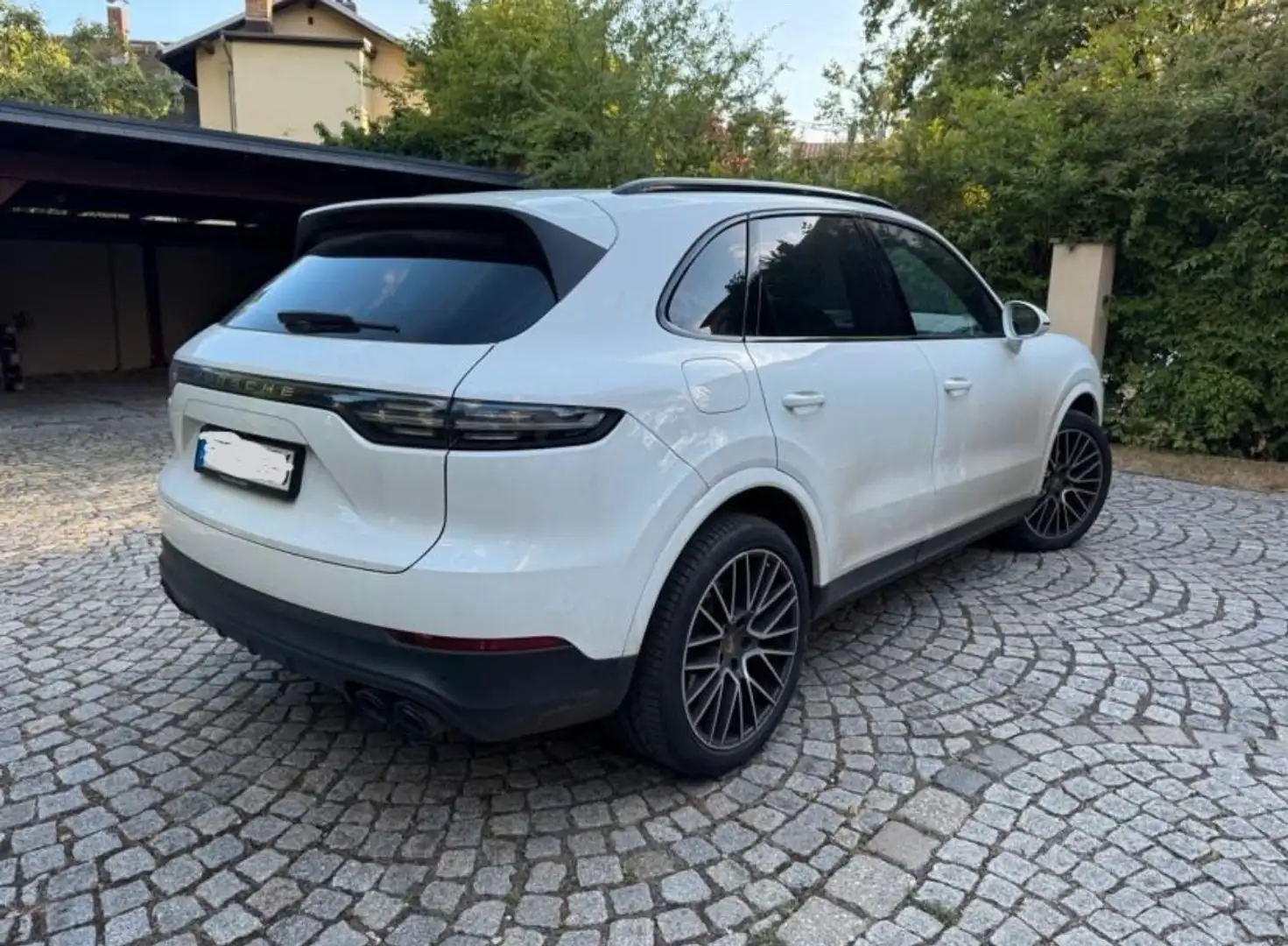 Porsche Cayenne Basis - 2