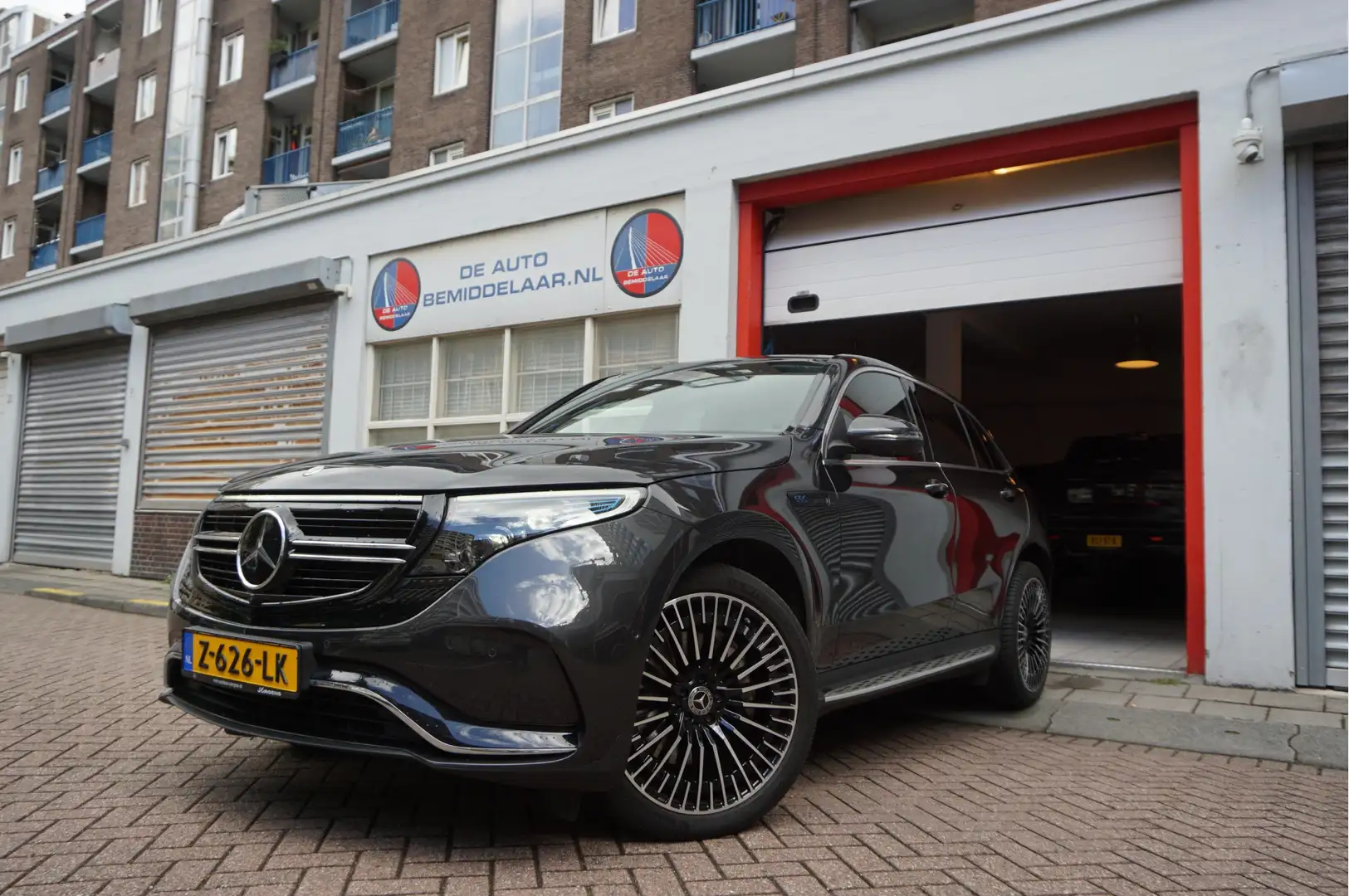 Mercedes-Benz EQC 400 4MATIC AMG Line Premium Plus 80 kWh | BTW | Adapti Schwarz - 1