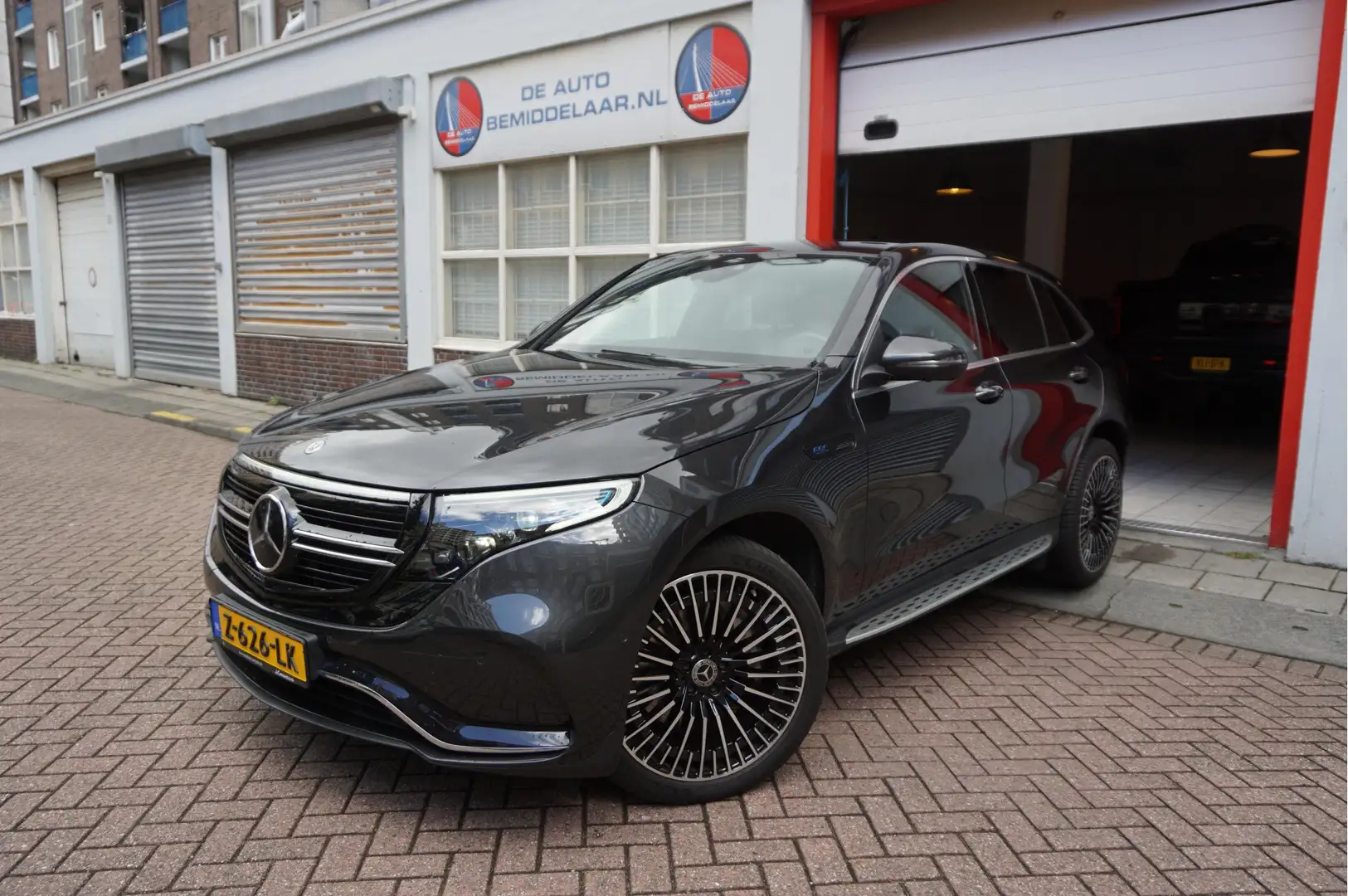Mercedes-Benz EQC 400 4MATIC AMG Line Premium Plus 80 kWh | BTW | Adapti Schwarz - 2
