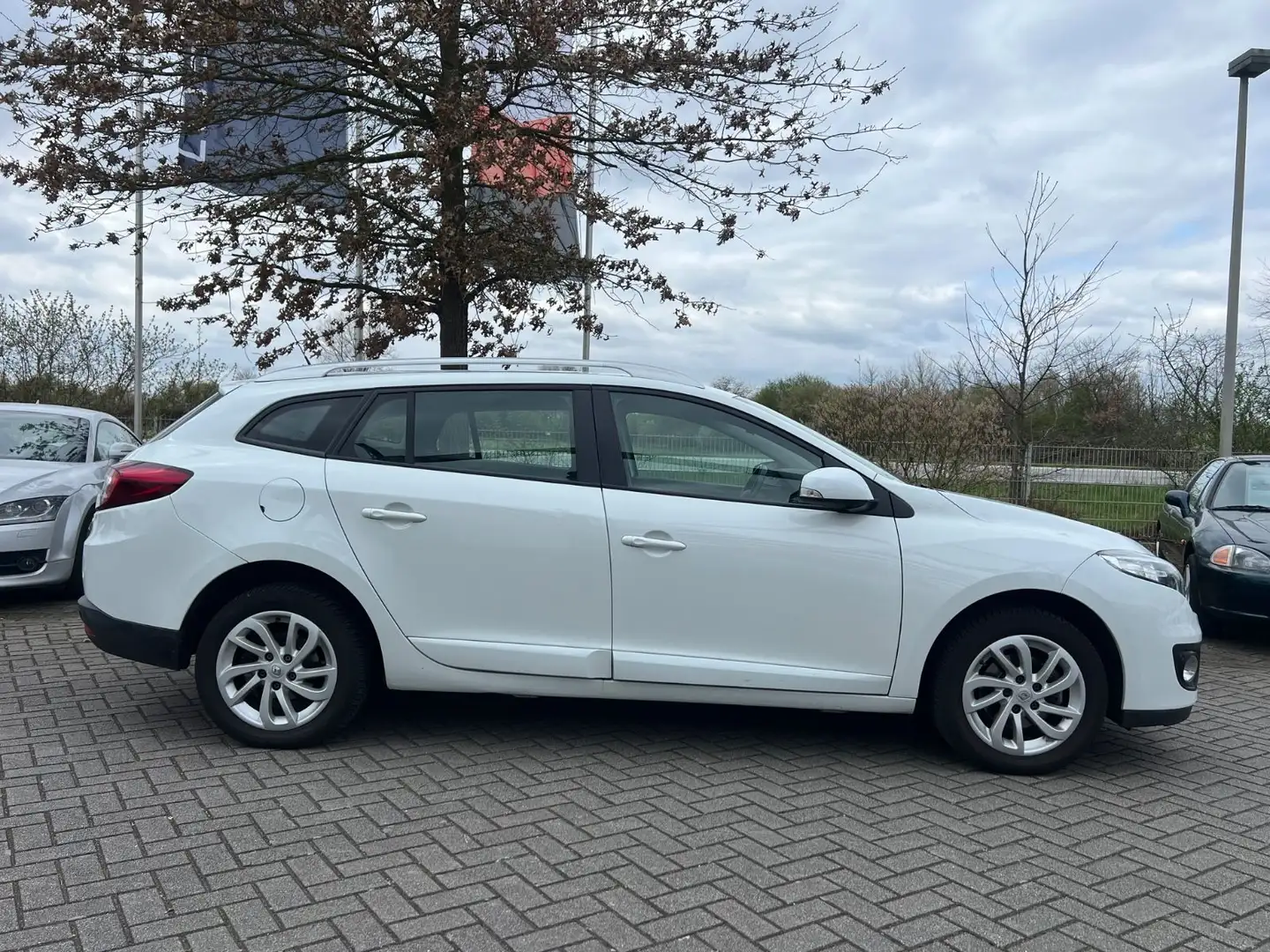 Renault Megane III 1.2 Grandtour Paris / Navi / PDC Weiß - 2