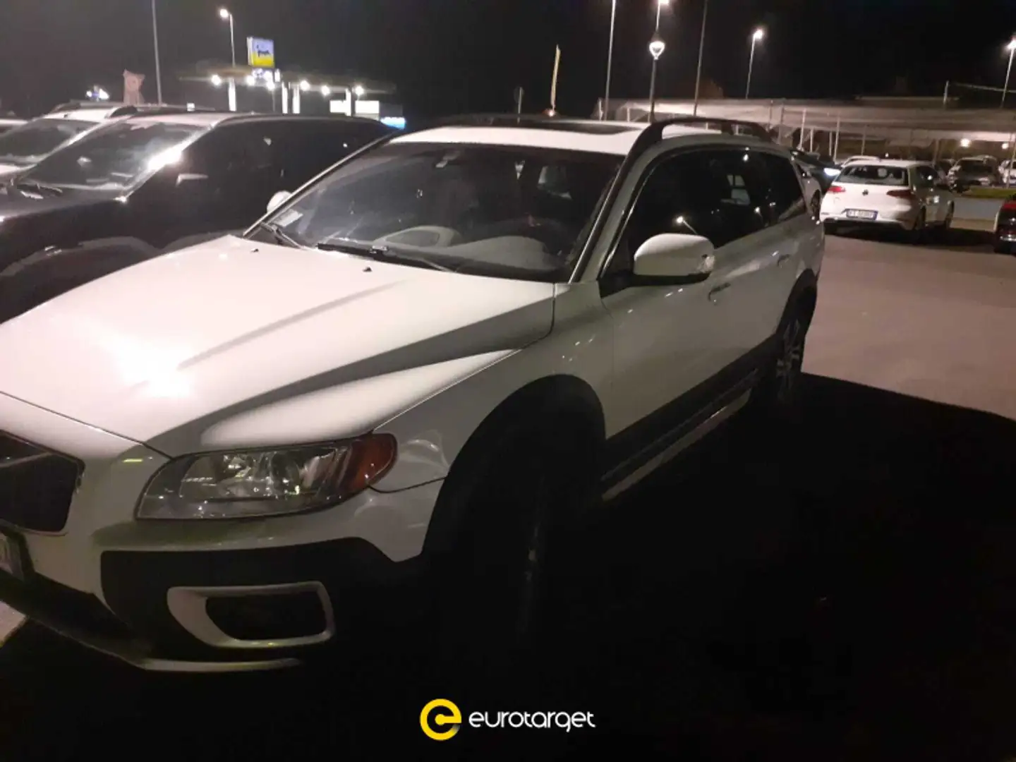 Volvo XC70 D5 AWD Geartronic Momentum Weiß - 1
