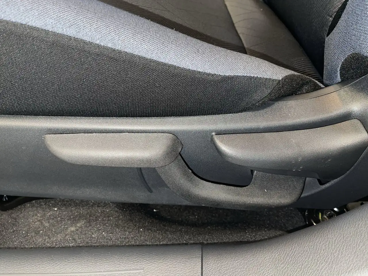 Nissan Versa снимка Nissan Versa