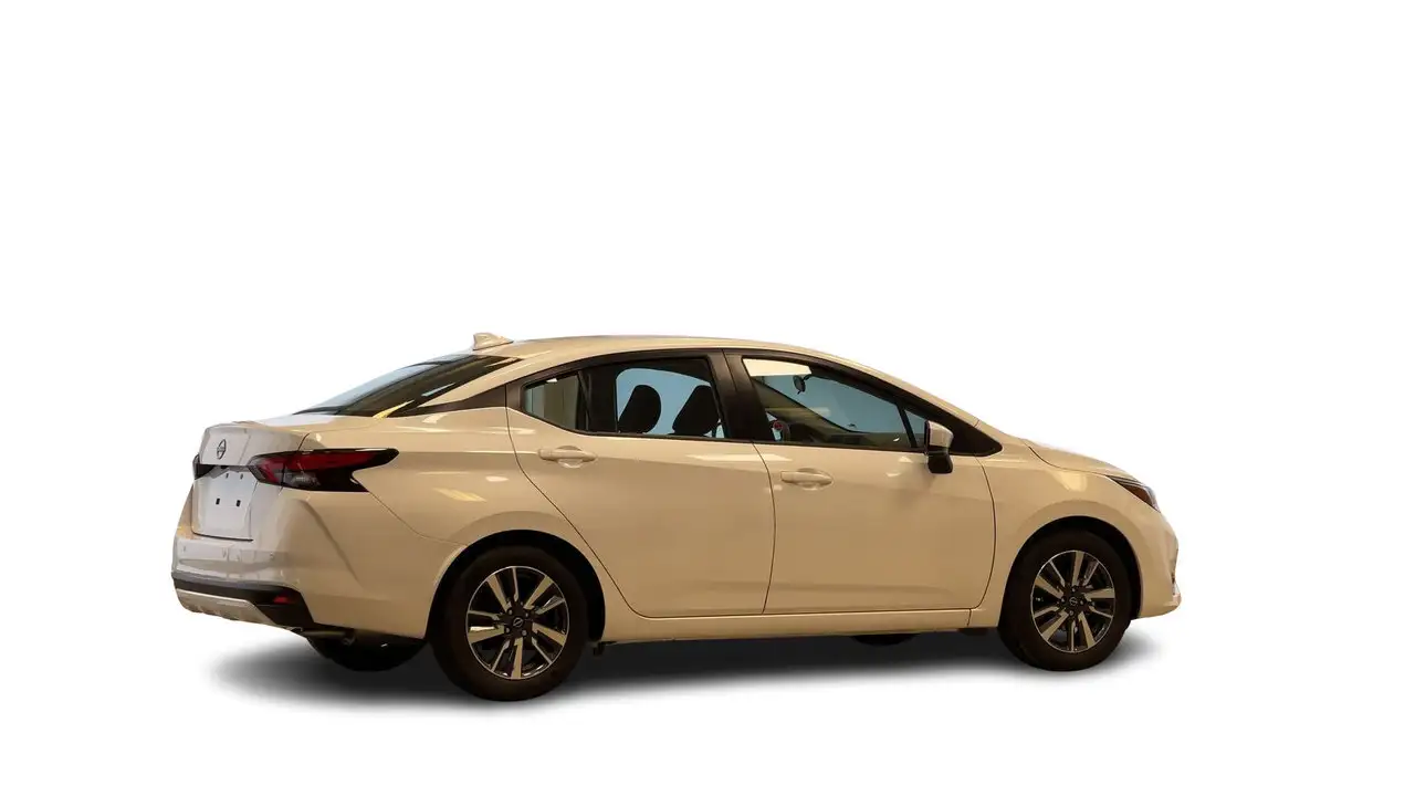 Nissan Versa снимка Nissan Versa