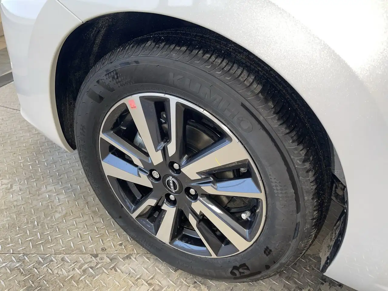 Nissan Versa снимка Nissan Versa
