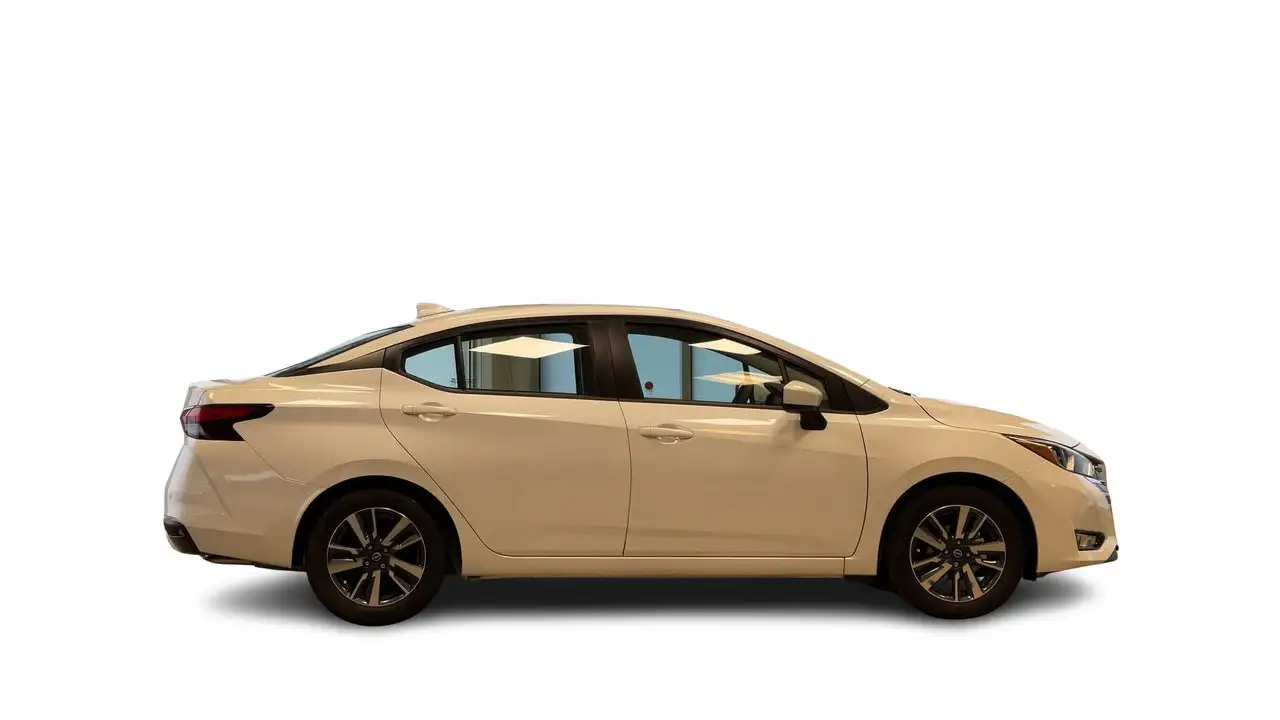 Nissan Versa снимка Nissan Versa