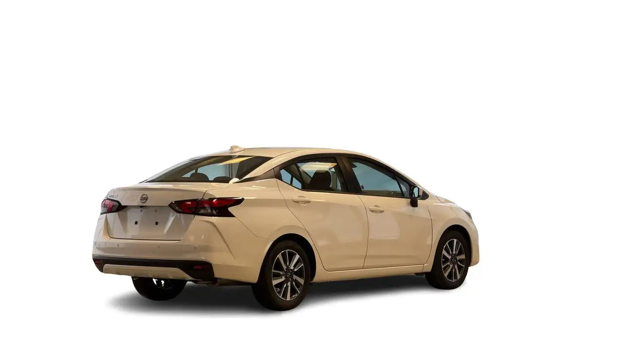 Nissan Versa снимка Nissan Versa