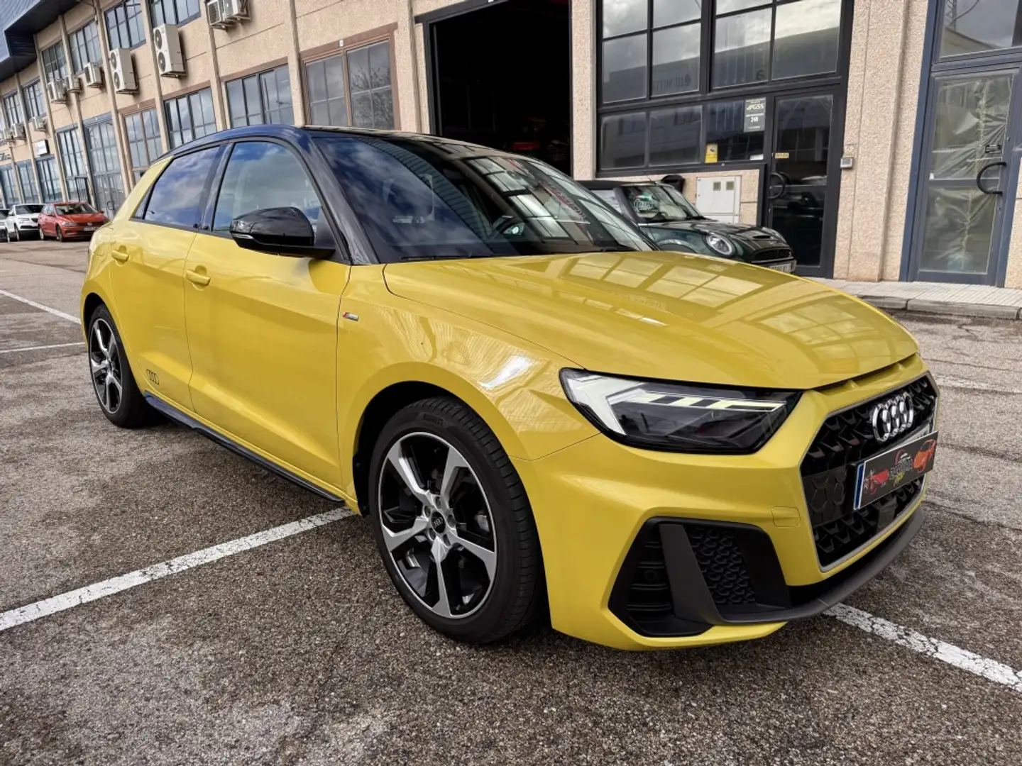 Audi A1 Sportback 35 TFSI S line S tronic Amarillo - 2