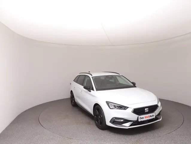 Seat Leon view 3