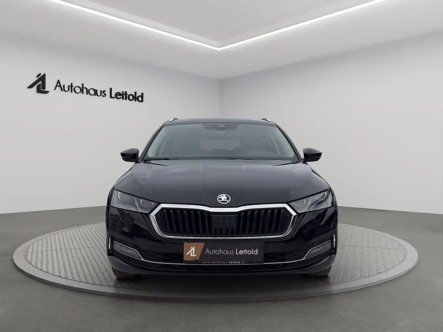 Skoda Octavia Combi 2,0 TDI Style DSG AHK STANDHZ LEDER MATRI... Schwarz - 2