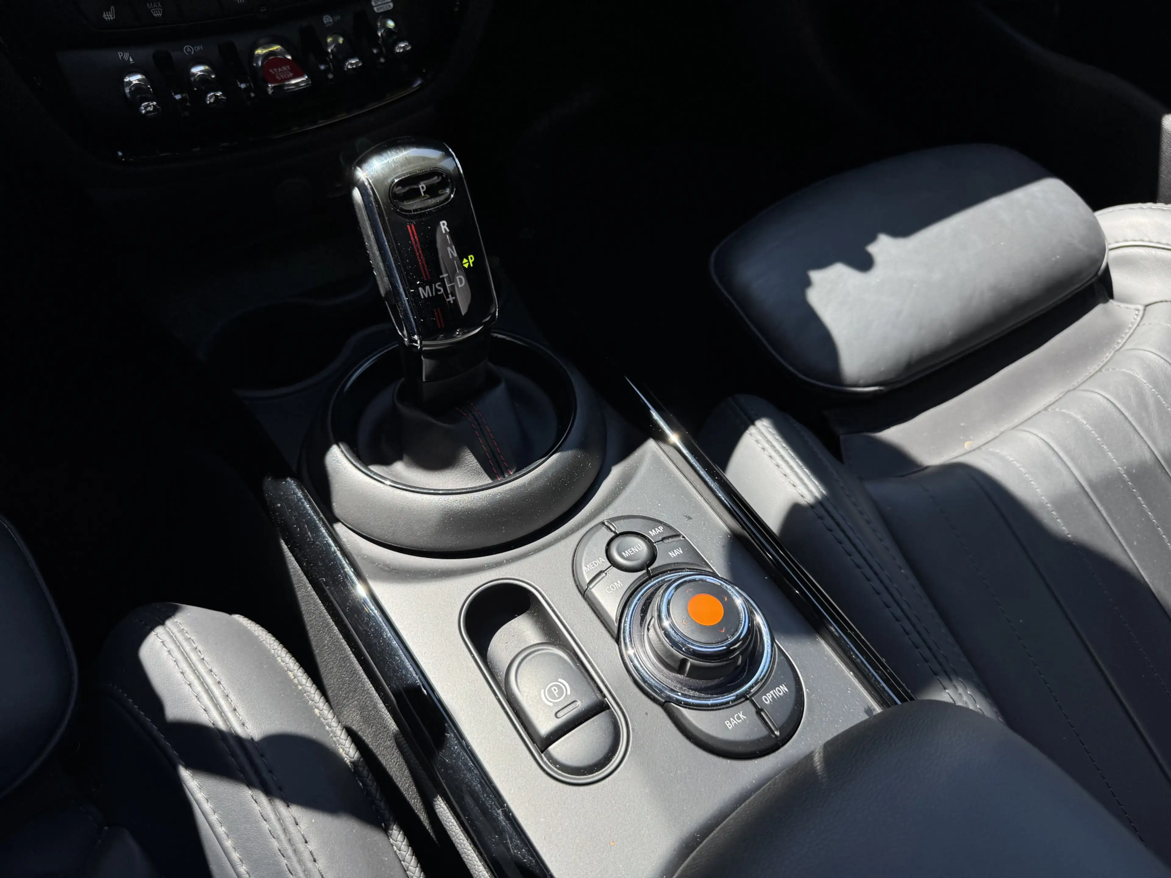 MINI John Cooper Works Clubman 2.0 JCW ALL4 Chili — photo 17
