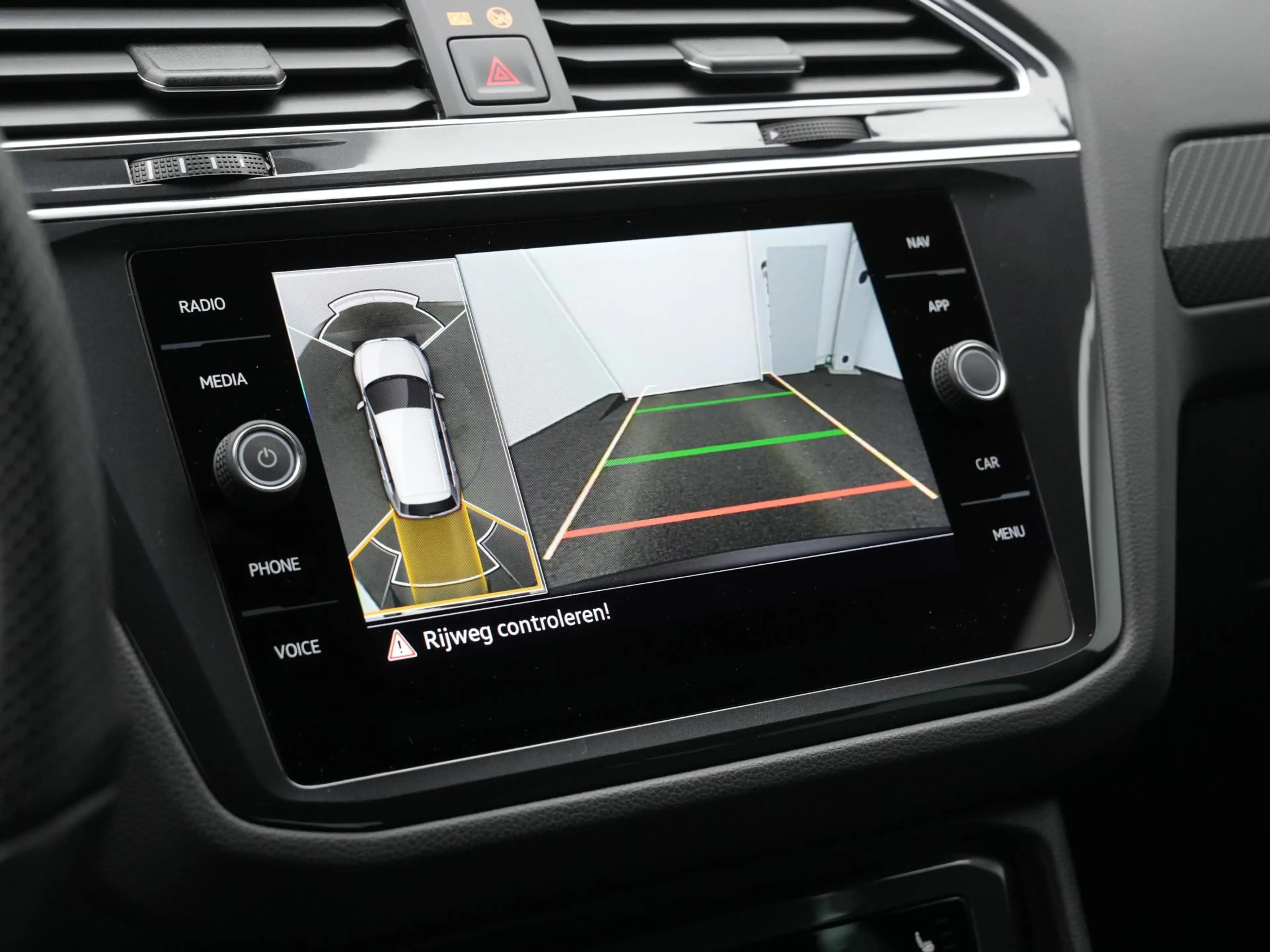 Volkswagen Tiguan 1.4 TSI eHybrid 245 pk R-Line Business | IQ Light — photo 8