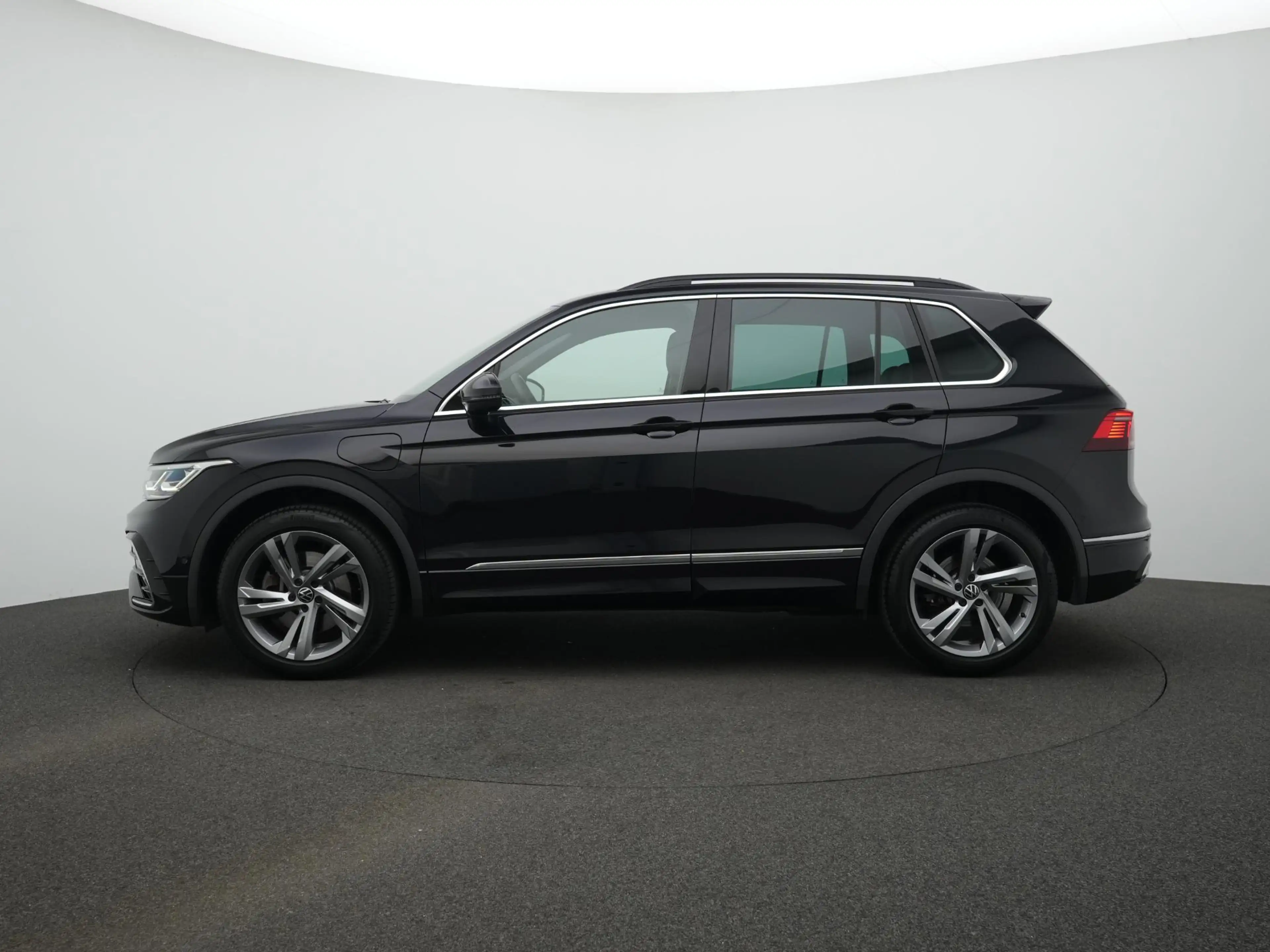 Volkswagen Tiguan 1.4 TSI eHybrid 245 pk R-Line Business | IQ Light — photo 15