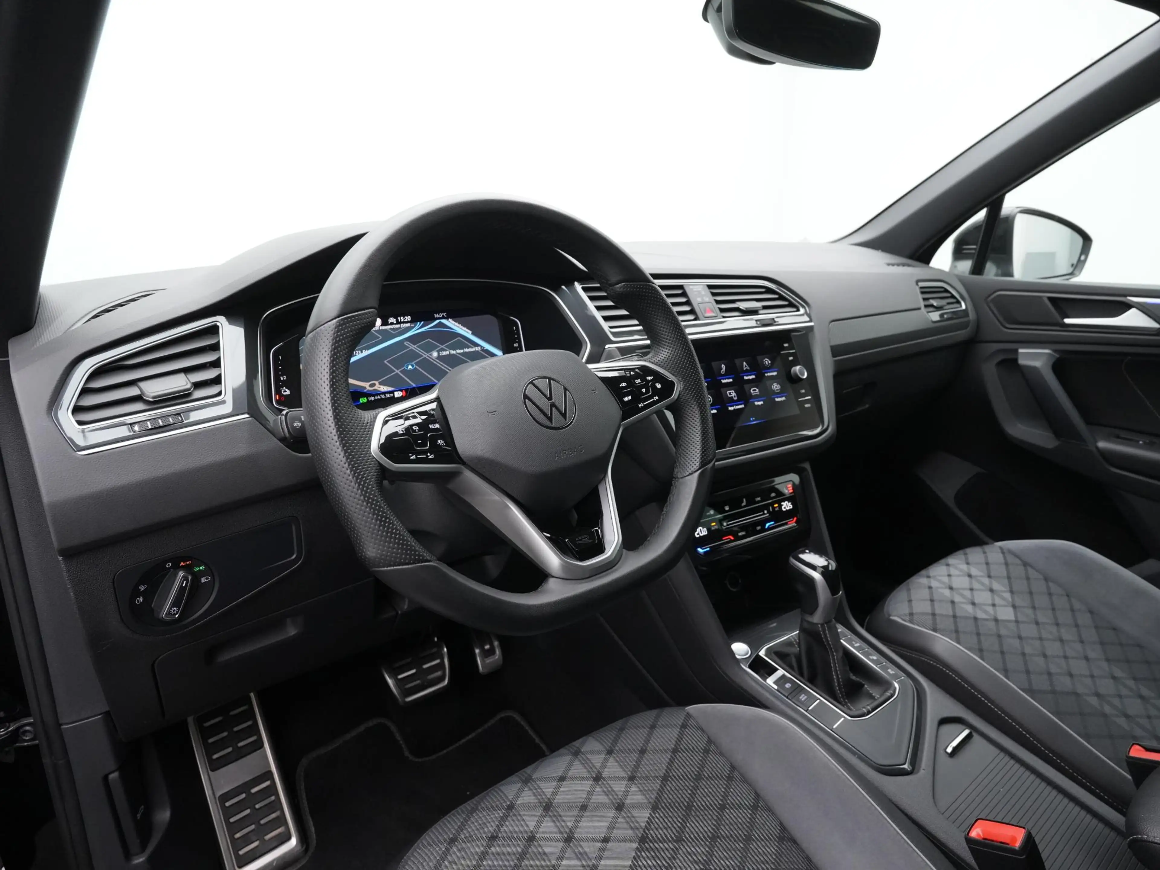 Volkswagen Tiguan 1.4 TSI eHybrid 245 pk R-Line Business | IQ Light — photo 3