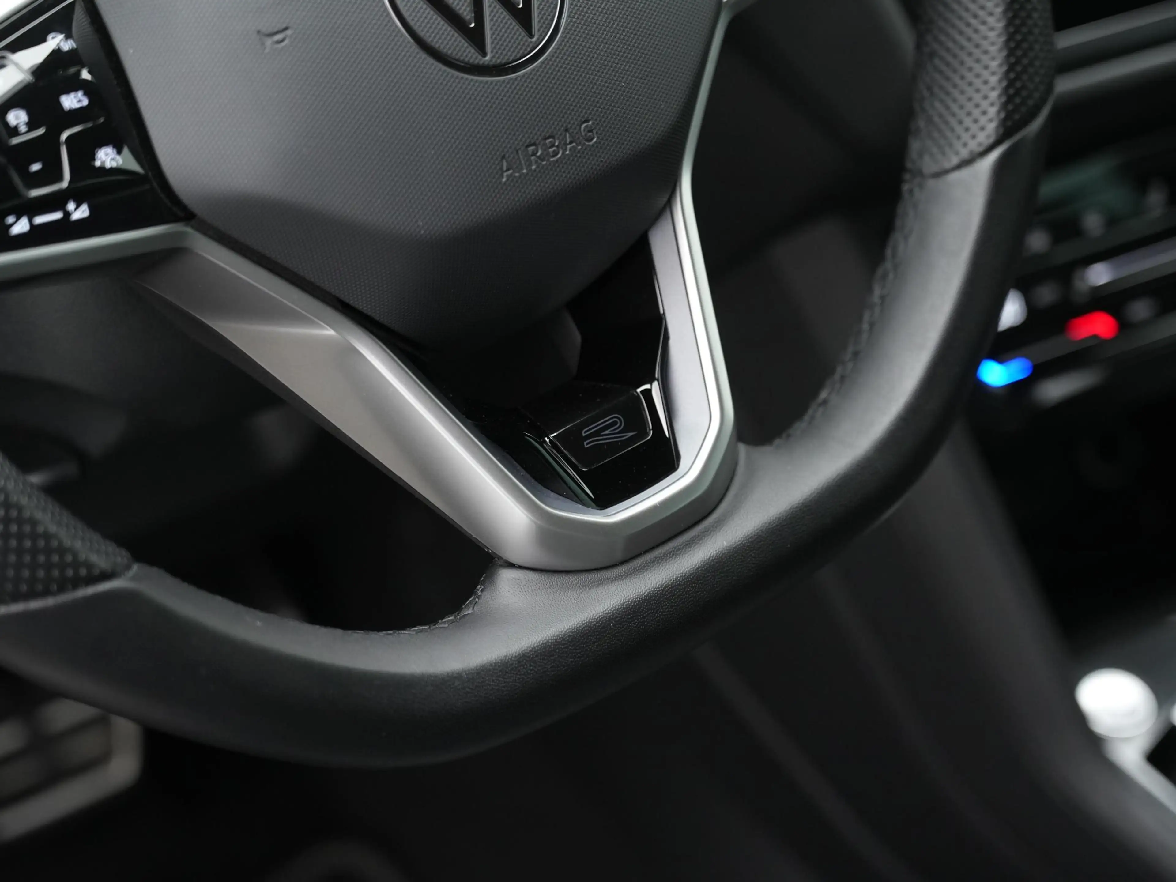 Volkswagen Tiguan 1.4 TSI eHybrid 245 pk R-Line Business | IQ Light — photo 6