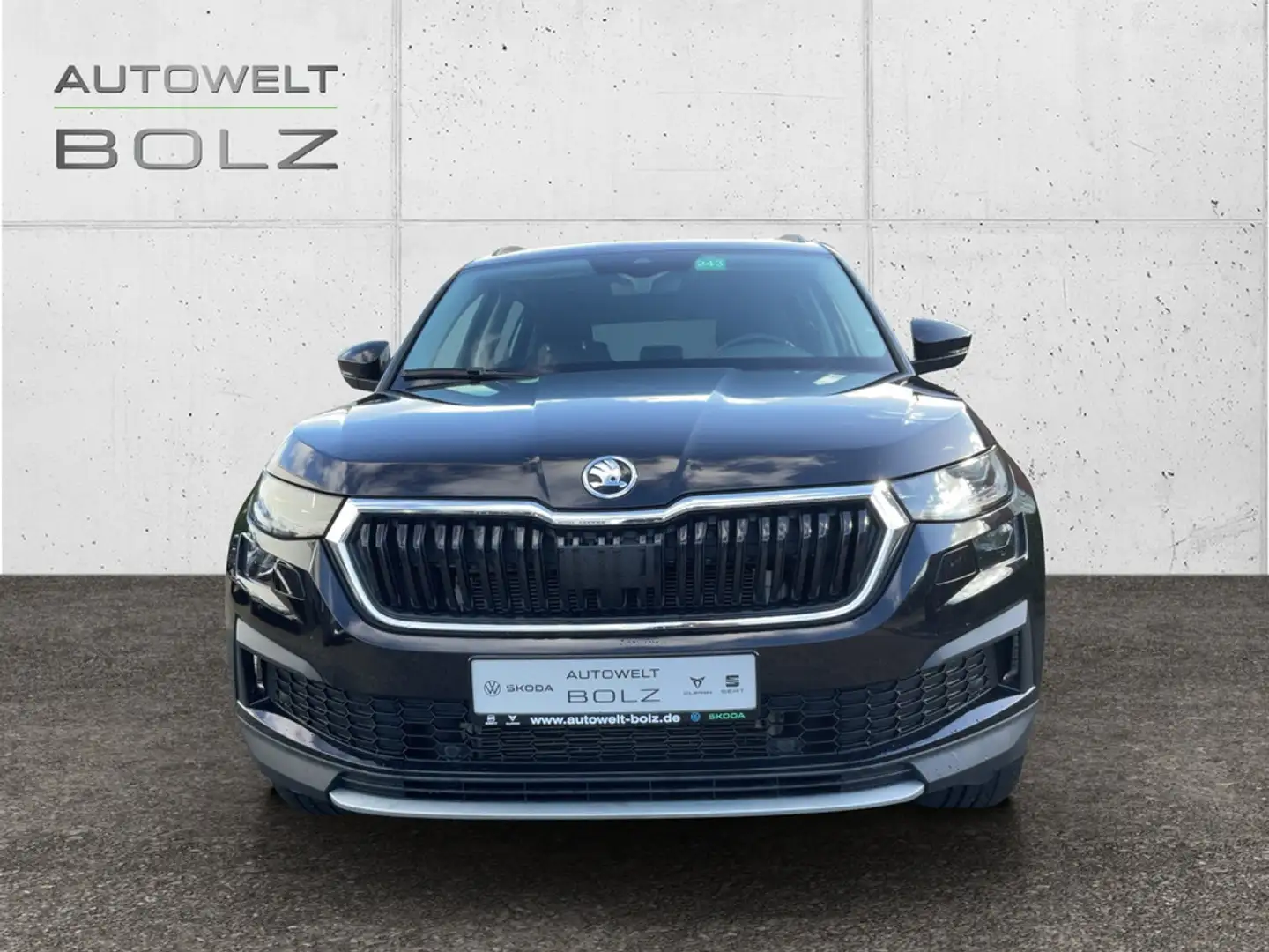 Skoda Kodiaq Tour 4x4 2.0 TDI AHK Navi DigiCock LED AC Schwarz - 2