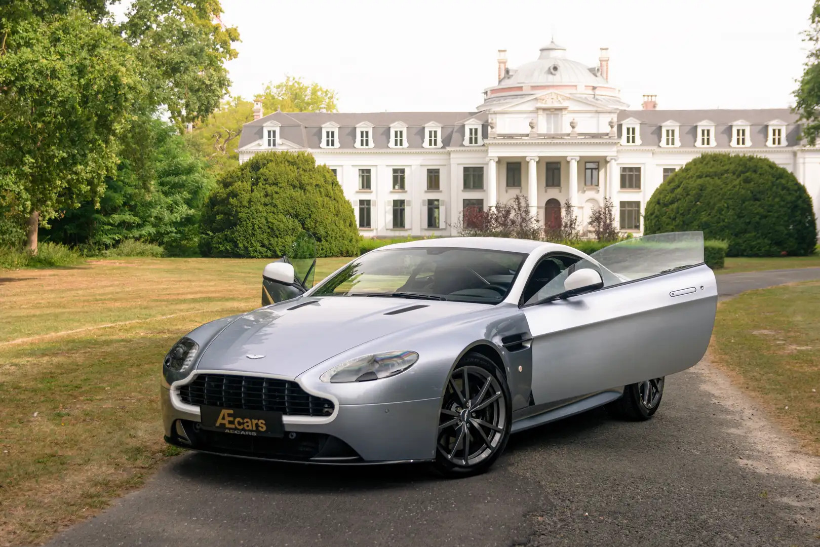 Aston Martin Vantage V8 N430  / SPORTSHIFT / SKYFALL SILVER / 36.000 KM Argent - 1