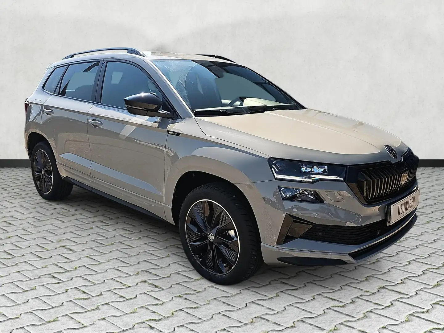 Skoda Karoq 1.5 TSI DSG Sportline / ACC / Navi / Kessy Grau - 2