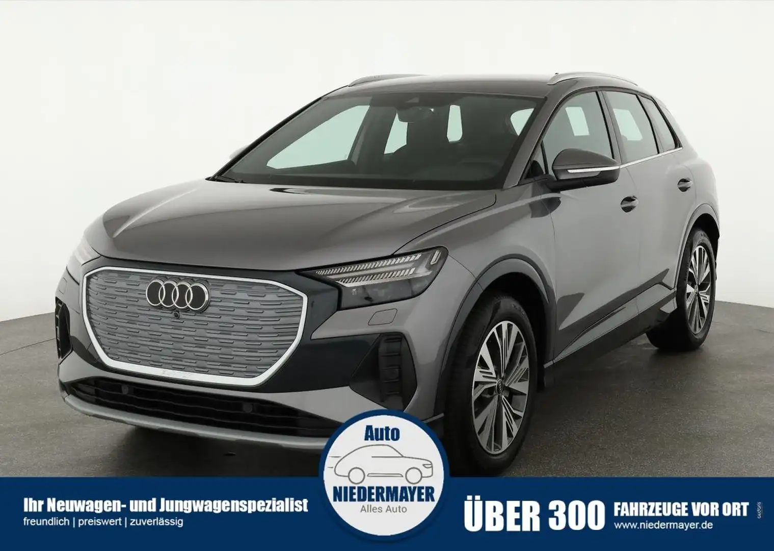 Audi Q4 e-tron Q4 45 e-tron quattro advanced, AHK, Matrix, Kamera Grau - 1