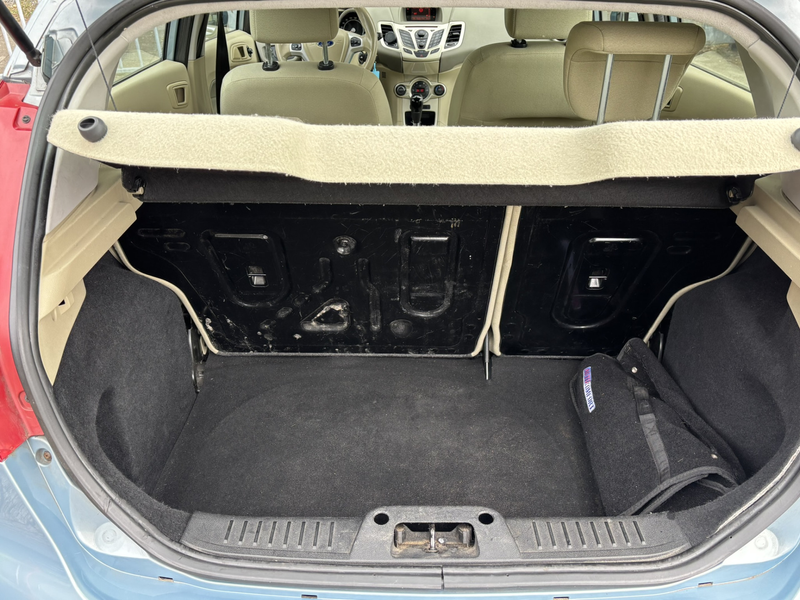 Ford Fiesta 1.4 Automaat Ghia airco PDC — photo 7