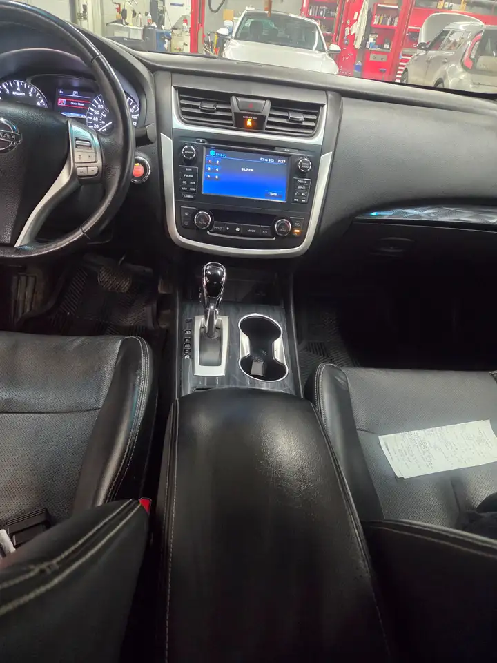 Nissan Altima снимка Nissan Altima