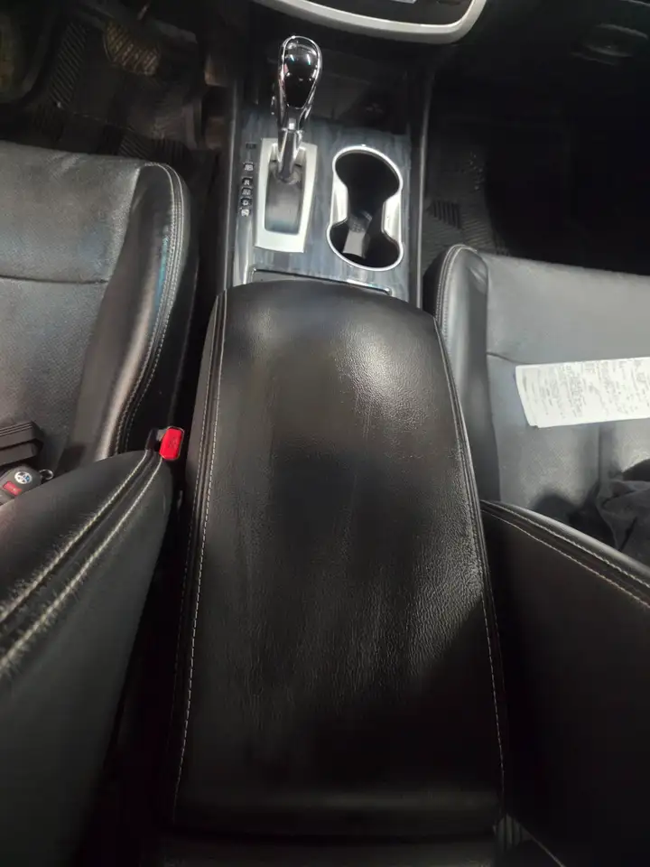 Nissan Altima снимка Nissan Altima