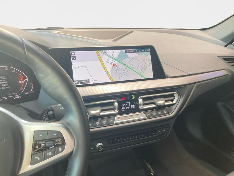 BMW 218 M Sport — photo 13