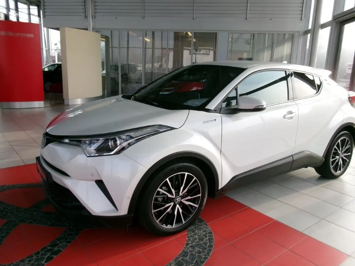 Toyota C-HR C-HR 1,8 Hybrid C-HIC !!! NEUWERTIG !!! ERSTBESITZ Weiß - 1