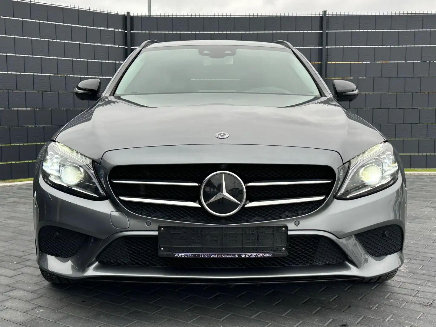 Mercedes-Benz C 300 T Avantgarde*9G*DISTR+*360*HUD*LEDER*AHK* Grau - 2