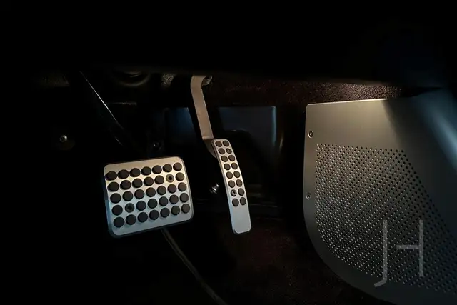 Aston Martin DBS Carbon Black Edition Ansicht 28