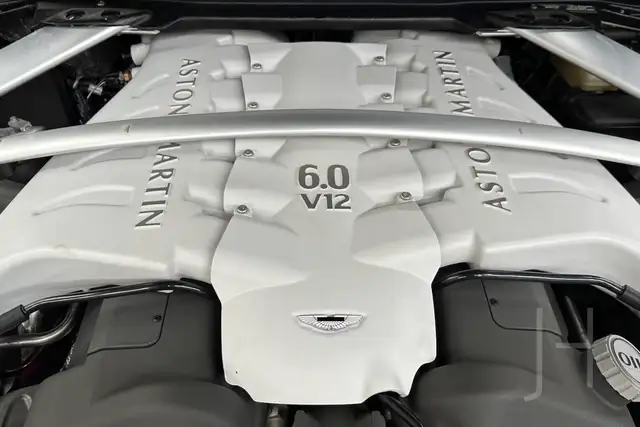 Aston Martin DBS Carbon Black Edition Ansicht 30