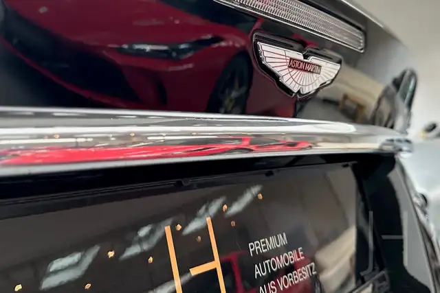 Aston Martin DBS Carbon Black Edition Ansicht 12