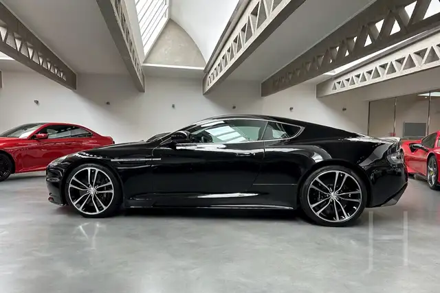 Aston Martin DBS Carbon Black Edition Ansicht 3