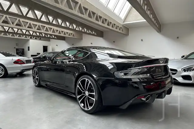 Aston Martin DBS Carbon Black Edition Ansicht 2