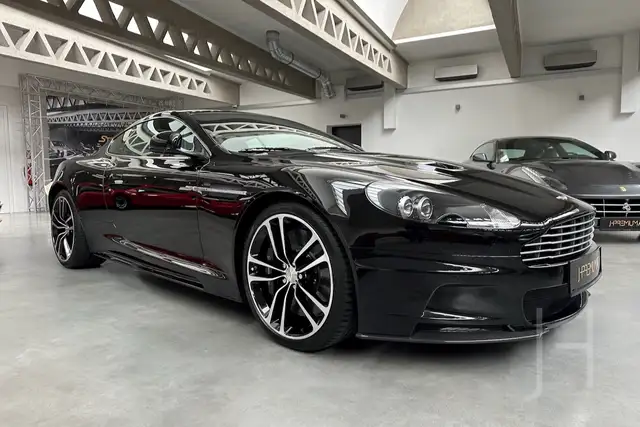 Aston Martin DBS Carbon Black Edition Ansicht 6