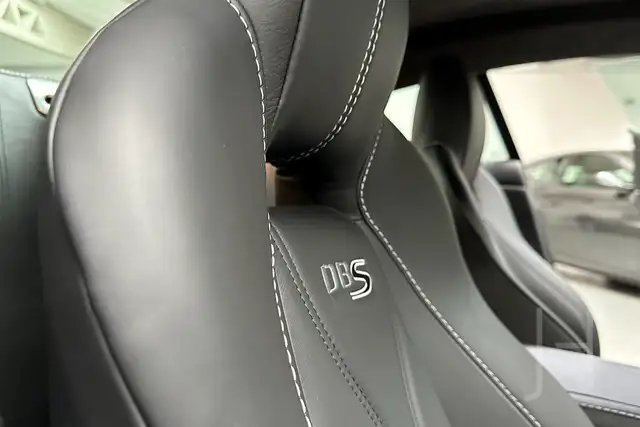Aston Martin DBS Carbon Black Edition Ansicht 16
